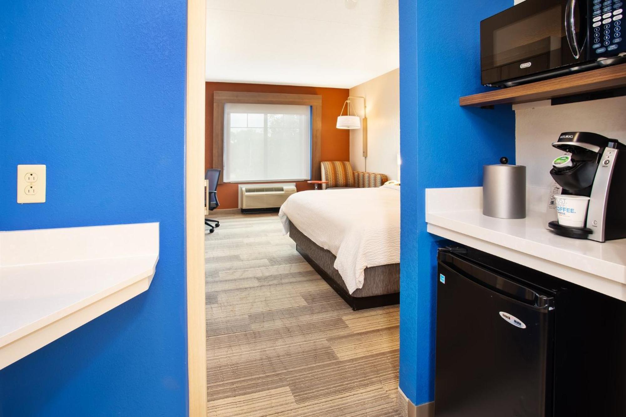 Holiday Inn Express Hotel & Suites Rochester Webster By Ihg Екстериор снимка