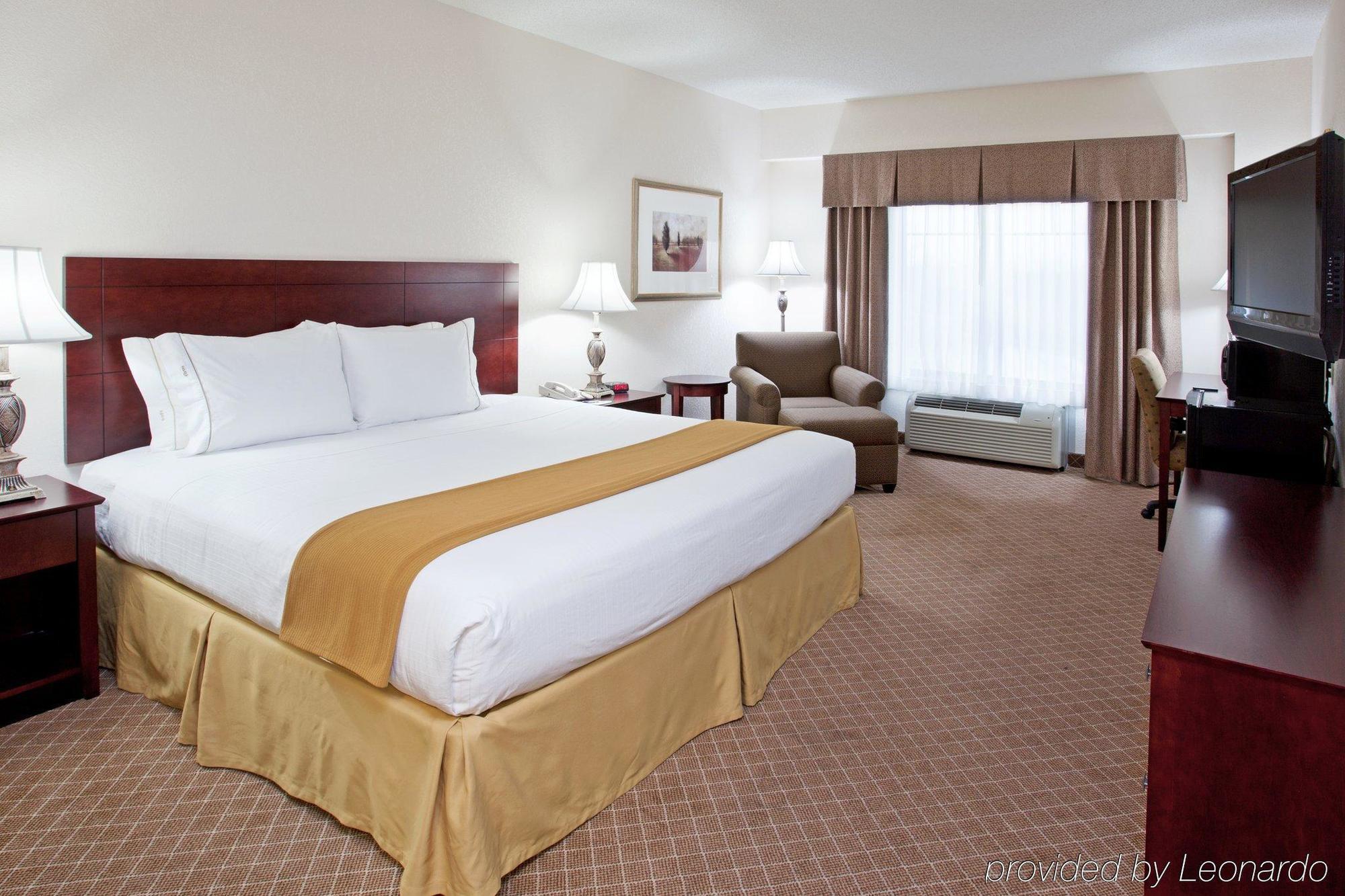 Holiday Inn Express Hotel & Suites Rochester Webster By Ihg Стая снимка