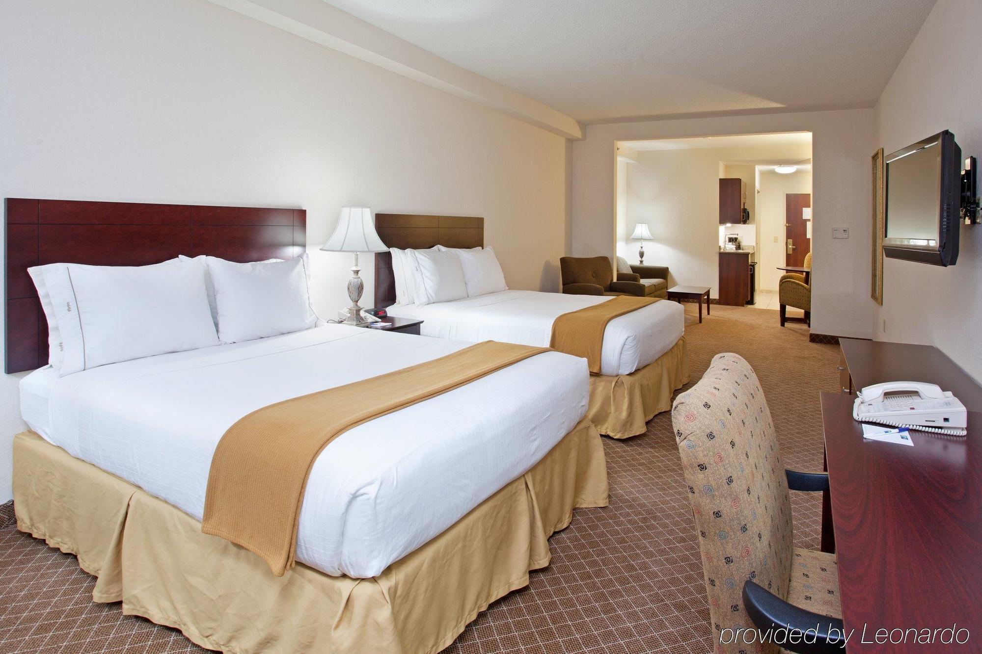 Holiday Inn Express Hotel & Suites Rochester Webster By Ihg Стая снимка