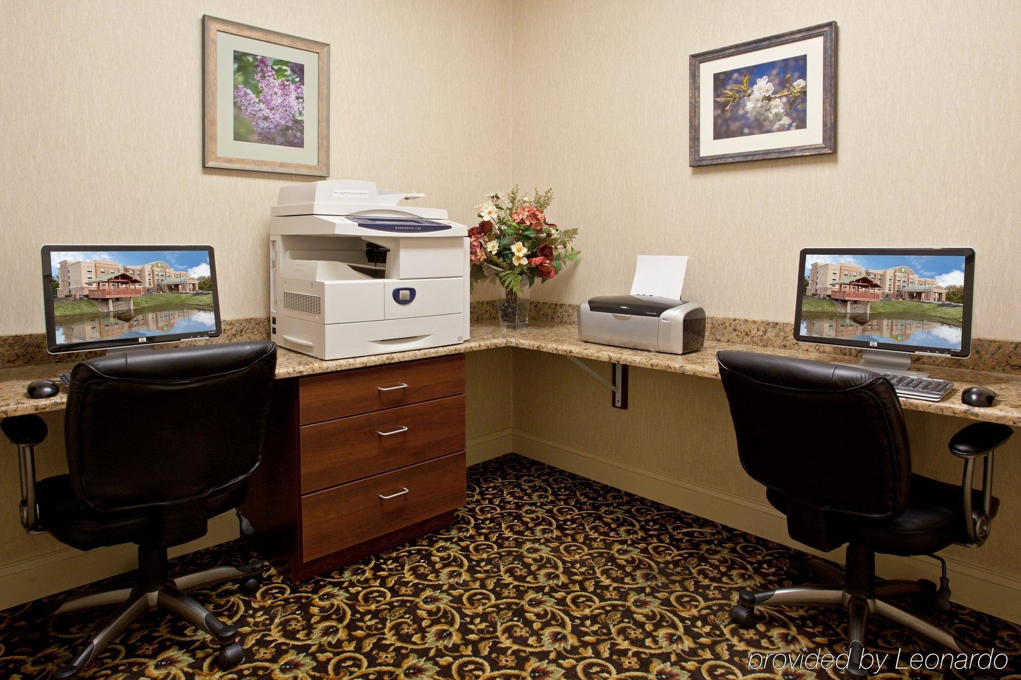 Holiday Inn Express Hotel & Suites Rochester Webster By Ihg Екстериор снимка